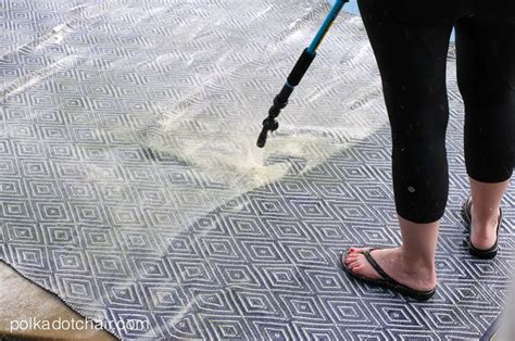 how to clean outdoor rug with the best eco-friendly methods